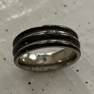 Men’s Ring Black and Silver Titanium M & B Sz 11